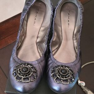 Tahari Women's Shimmering Violet Flats Sz 8.5